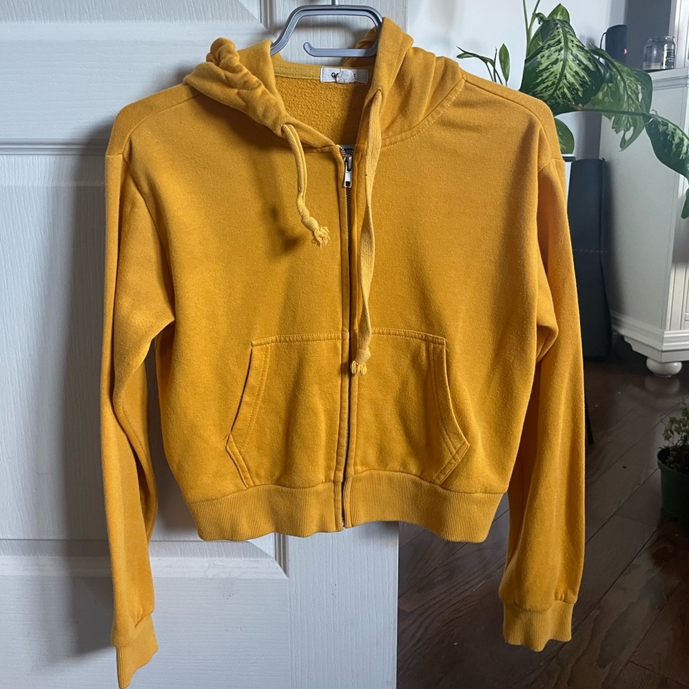 Cropped Zip-Up hoodie